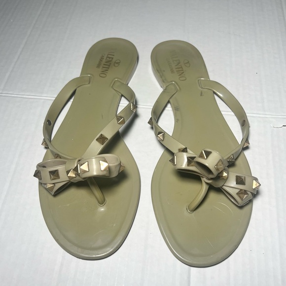 Valentino Garavani green jelly sandals studded bow size 40